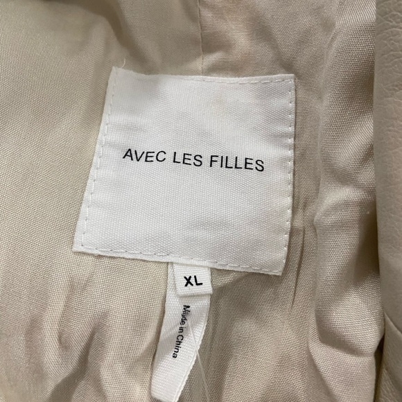 NWT Avec Les Filles Faux Leather Structured Boyfriend Blazer Cream Beige - Picture 10 of 12